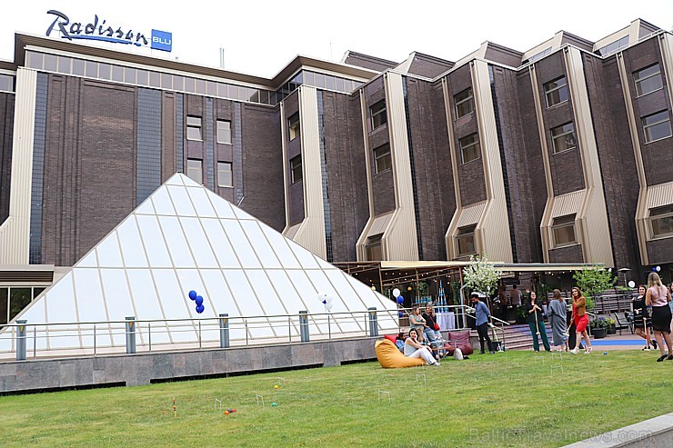 Rīgas viesnīcas «Radisson Blu Rīdzene Hotel» restorāns «Piramīda» 23.05.2019 atklāj vasaras terasi Rīgas viesnīcas «Radisson Blu Rīdzene Hotel» restorāns «Piramīda» 23.05.2019 atklāj vasaras terasi 254728