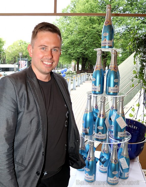 Rīgas viesnīcas «Radisson Blu Rīdzene Hotel» restorāns «Piramīda» 23.05.2019 atklāj vasaras terasi Rīgas viesnīcas «Radisson Blu Rīdzene Hotel» restorāns «Piramīda» 23.05.2019 atklāj vasaras terasi 254756