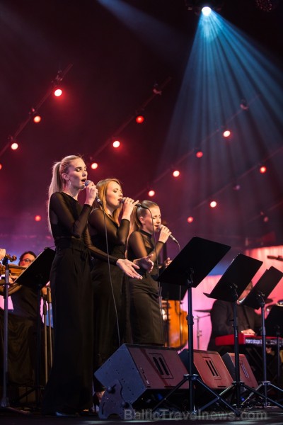 Ar krāšņu Maestro Raimonda Paula kino mūzikas koncertu Jūrmalā atklāj 2019. gada Dzintaru koncertzāles vasaras sezonu Ar krāšņu Maestro Raimonda Paula kino mūzikas koncertu Jūrmalā atklāj 2019. gada Dzintaru koncertzāles vasaras sezonu 255709