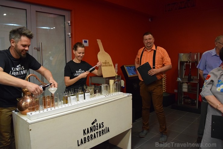 Daugavpils Šmakovkas muzejsir Latvijā lielākais muzejs, kas veltīts šim Latgales kulinārā mantojuma dzērienam 255733
