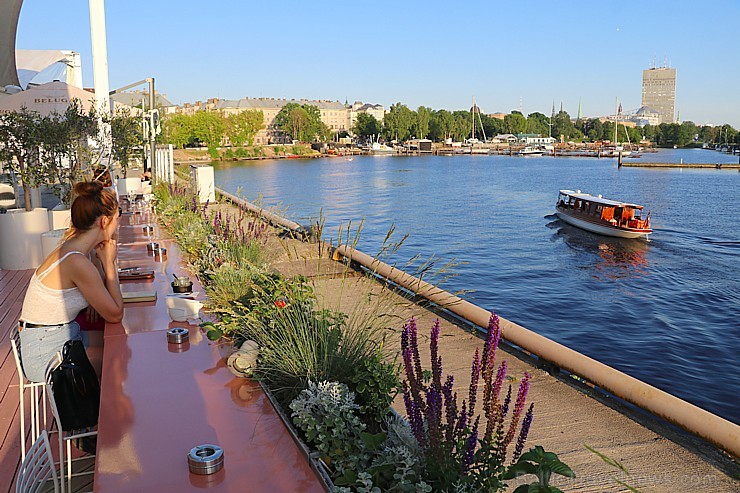 Travelnews.lv garšīgi izbauda Daugavas panorāmas restorānu «Aqua Luna» Andrejostā  Travelnews.lv garšīgi izbauda Daugavas panorāmas restorānu «Aqua Luna» Andrejostā 256031