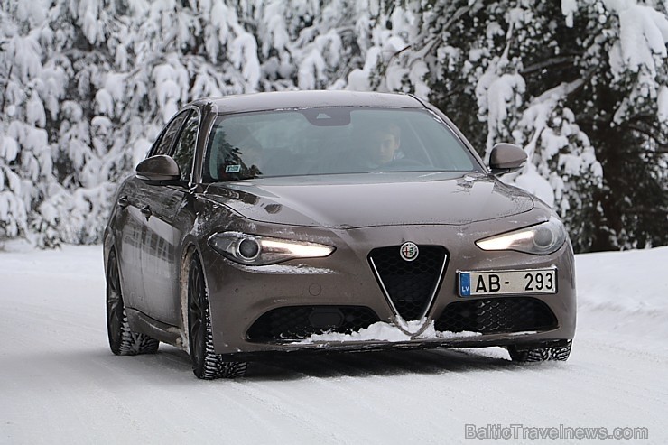 50 bildes - «Alfa Romeo Giulia 2.2 180 MJet AT Super» 256698