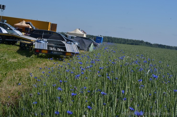 Rallijkrosa čempionāta 2. posms Salas novada Biržos pulcēja lielu skaitu sportistu un atbalstītāju, garantējot īpašu autosporta piepildītu brīvdienu Rallijkrosa čempionāta 2. posms Salas novada Biržos pulcēja lielu skaitu sportistu un atbalstītāju, garantējot īpašu autosporta piepildītu brīvdienu 257048