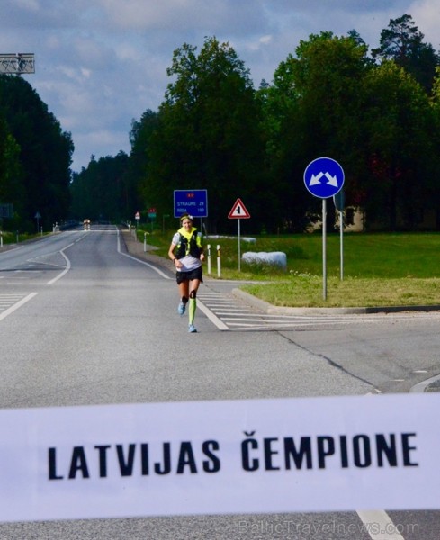 Vēsturiskais 107 km skrējiensoļojums Rīga - Valmiera šogad atzīmē 30 gadu jubileju. Pirmais skrējiens norisinājās 1989. gadā - trīs dienas pēc leģendā 257899