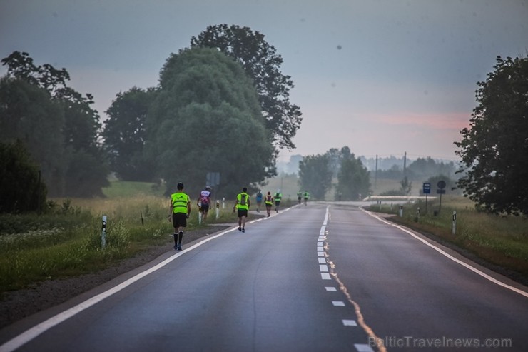 Vēsturiskais 107 km skrējiensoļojums Rīga - Valmiera šogad atzīmē 30 gadu jubileju. Pirmais skrējiens norisinājās 1989. gadā - trīs dienas pēc leģendā 257915