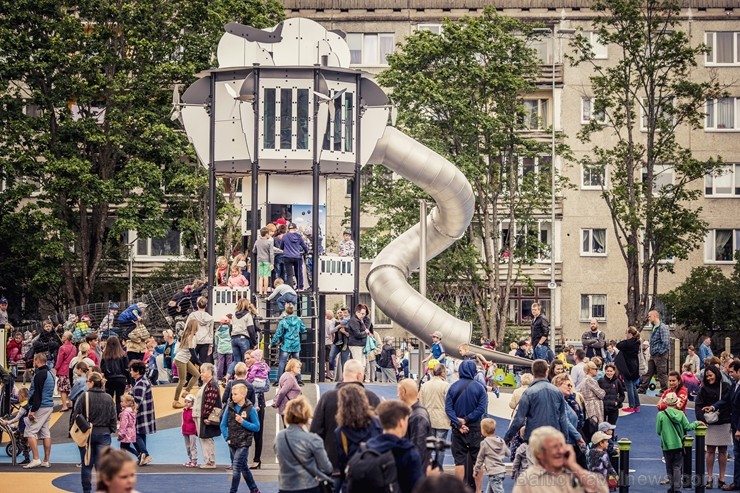 Ar vērienīgu svētku programmu, ekstrēmo sporta veidu paraugdemonstrējumiem un īpaši lielu svētku torti Rīgā atklāj Imantas sporta centru Ar vērienīgu svētku programmu, ekstrēmo sporta veidu paraugdemonstrējumiem un īpaši lielu svētku torti Rīgā atklāj Imantas sporta centru 258364