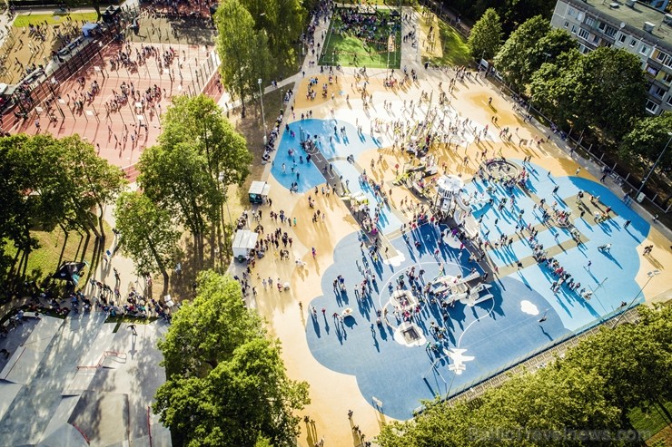 Ar vērienīgu svētku programmu, ekstrēmo sporta veidu paraugdemonstrējumiem un īpaši lielu svētku torti Rīgā atklāj Imantas sporta centru Ar vērienīgu svētku programmu, ekstrēmo sporta veidu paraugdemonstrējumiem un īpaši lielu svētku torti Rīgā atklāj Imantas sporta centru 258369