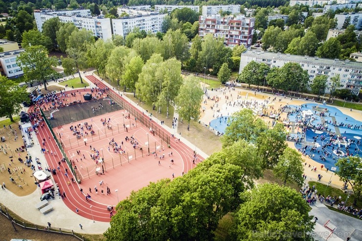 Ar vērienīgu svētku programmu, ekstrēmo sporta veidu paraugdemonstrējumiem un īpaši lielu svētku torti Rīgā atklāj Imantas sporta centru Ar vērienīgu svētku programmu, ekstrēmo sporta veidu paraugdemonstrējumiem un īpaši lielu svētku torti Rīgā atklāj Imantas sporta centru 258370