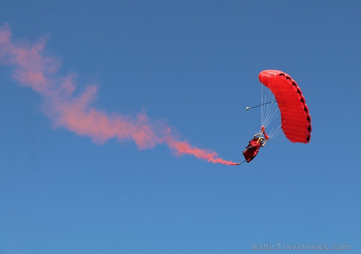 Tukumā 2019.gada 20. un 21.jūlijā kuplā skaitā pulcējas avio šova cienītāji uz «Wings Over Baltics Airshow 2019» Tukumā 2019.gada 20. un 21.jūlijā kuplā skaitā pulcējas avio šova cienītāji uz «Wings Over Baltics Airshow 2019» 259467