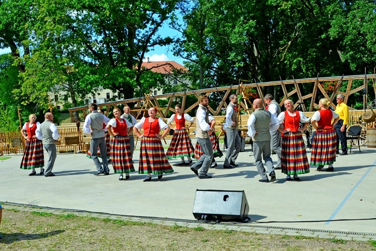 Sklandrauši ir pirmais Latvijas pārtikas produkts, kura ražošanu aizsargā Eiropas Savienība - šis gardums ir iekļauts Eiropas Komisijas reģistra sara Sklandrauši ir pirmais Latvijas pārtikas produkts, kura ražošanu aizsargā Eiropas Savienība - šis gardums ir iekļauts Eiropas Komisijas reģistra sara 260510
