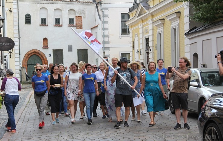 Sv. Jēkaba dienā tika atklāta un iesvētīta Latvijā pirmā gliemežvāka simbola zīme un izsniegta pirmā Latvijas svētceļnieka pase latvietim Bruno Skaram 260518