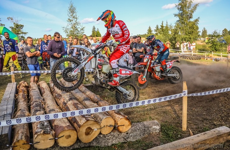 Šīs uz bezceļu motociklu bāzētās sacensības notiek mierīgā gaisotnē, speciāli būvētā trasē - tās ir radītas, lai gūtu neaizmirstamas sajūtas un baudīt Šīs uz bezceļu motociklu bāzētās sacensības notiek mierīgā gaisotnē, speciāli būvētā trasē - tās ir radītas, lai gūtu neaizmirstamas sajūtas un baudīt 260937