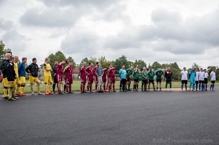 Godinot ilggadējo Latvijas futbola žurnālistu Arturu Vaideru, Preiļu stadionā tika rīkots Baltijas valstu futbola mediju turnīrs, kurā piedalījās četr 261412