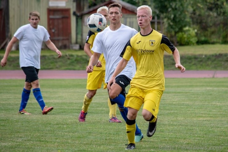 Godinot ilggadējo Latvijas futbola žurnālistu Arturu Vaideru, Preiļu stadionā tika rīkots Baltijas valstu futbola mediju turnīrs, kurā piedalījās četr 261418