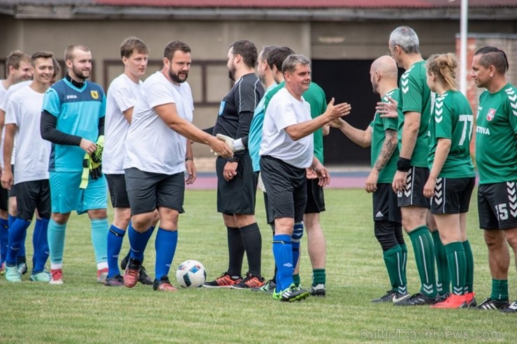 Godinot ilggadējo Latvijas futbola žurnālistu Arturu Vaideru, Preiļu stadionā tika rīkots Baltijas valstu futbola mediju turnīrs, kurā piedalījās četr 261420