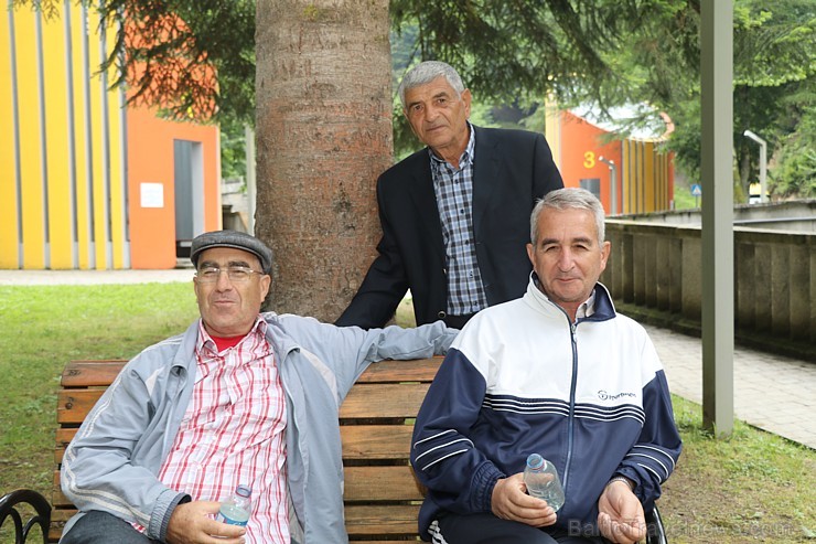 Balneoloģiskajā kūrortā Sairme atpūtnieki dzer kalnu avotu ūdeni un sporto 261859