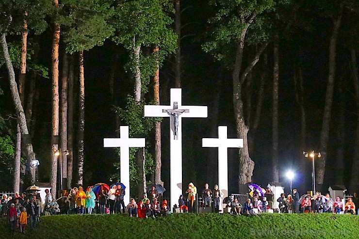 Aglona pulcē ticīgos Tautas Krusta ceļā uz vienotu rīcību mūsu valsts nākotnei 262076