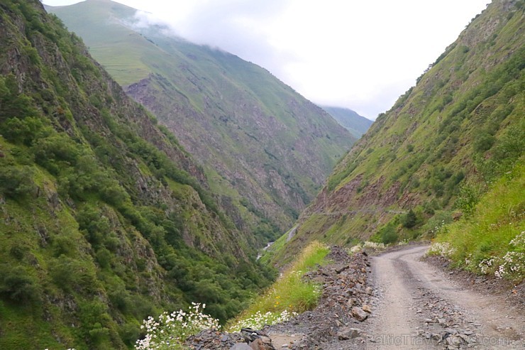 Travelnews.lv ar 4x4 mikroautobusu dodas Kaukāza kalnu maršrutā Datvijvari - Kistani - Khevsureti. Atbalsta: Georgia.Travel 262897
