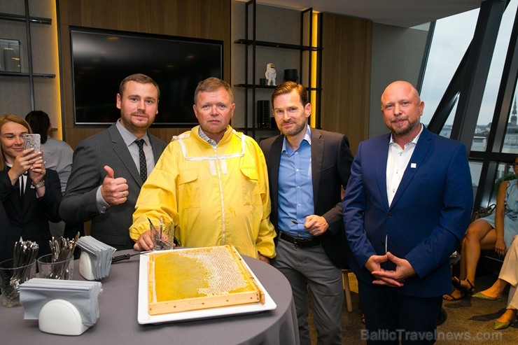 Rīgā, Dzirnavu ielā, oficiāli atvērta Latvijā pirmā un Baltijā lielākā «Marriott» tīkla viesnīcu «AC Hotel Riga» 264564