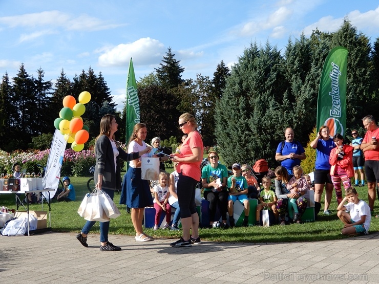Sacensībās Salaspilī pulcējās 62 komandas, kuras 4 stundu laikā iepazina novadu, atrodot kartē atzīmētos objektus Sacensībās Salaspilī pulcējās 62 komandas, kuras 4 stundu laikā iepazina novadu, atrodot kartē atzīmētos objektus 265275