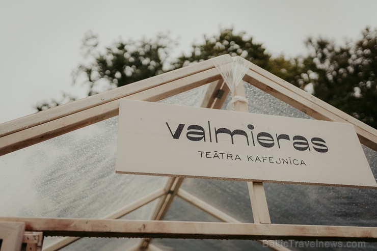 Ar svinībām un gardu mielastu Valmiermuižā atzīmē lielo darbu noslēgšanos, galdā ceļot visu, kas vasarā sarūpēts Ar svinībām un gardu mielastu Valmiermuižā atzīmē lielo darbu noslēgšanos, galdā ceļot visu, kas vasarā sarūpēts 266092