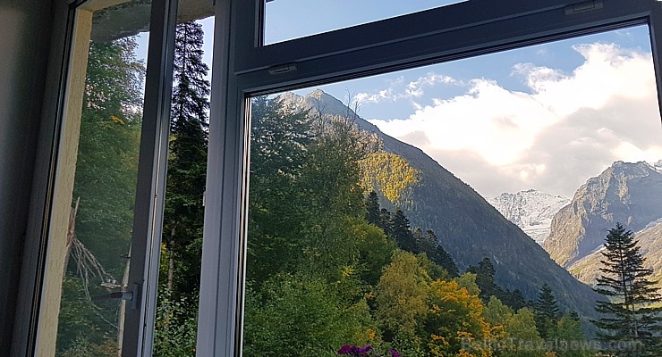 Travelnews.lv divas naktis nakšņo vienkāršā, bet viesmīlīgā Dombaja viesnīcā «Elbrus». Atbalsta: Magtur 266334