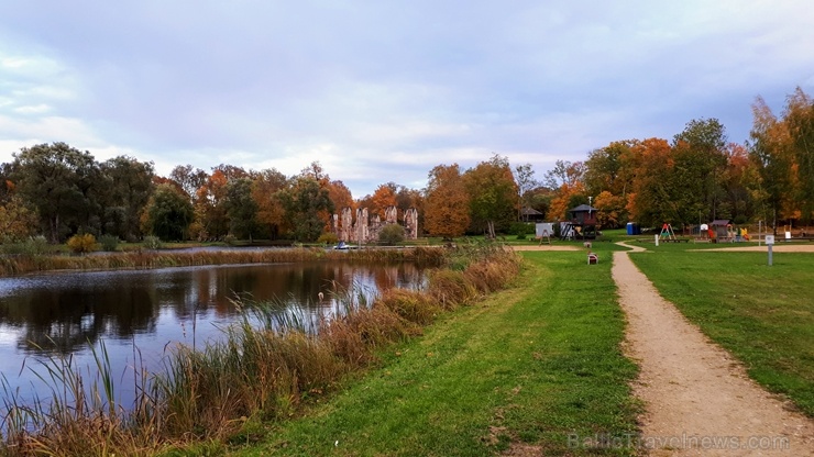 Preiļu pilsētu un parku ieskauj rudens zelts 267761