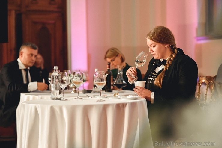 Rīgā norisinājās Baltijas labāko vīnziņu konkurss Vana Tallinn Grand Prix 2019, kurā par labākā vīnziņa un labākā jaunā vīnziņa titulu cīnījās pretend Rīgā norisinājās Baltijas labāko vīnziņu konkurss Vana Tallinn Grand Prix 2019, kurā par labākā vīnziņa un labākā jaunā vīnziņa titulu cīnījās pretend 268893