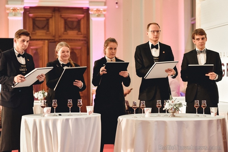 Rīgā norisinājās Baltijas labāko vīnziņu konkurss Vana Tallinn Grand Prix 2019, kurā par labākā vīnziņa un labākā jaunā vīnziņa titulu cīnījās pretend Rīgā norisinājās Baltijas labāko vīnziņu konkurss Vana Tallinn Grand Prix 2019, kurā par labākā vīnziņa un labākā jaunā vīnziņa titulu cīnījās pretend 268901