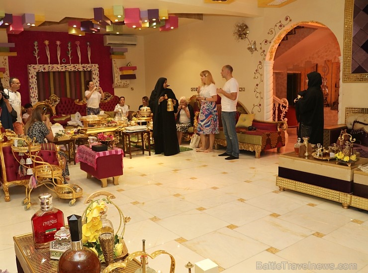 Travelnews.lv iepazīst turīgu arābu privātmāju Šārdžas emirātā. Atbalsta: VisitSharjah.com un Novatours.lv Travelnews.lv iepazīst turīgu arābu privātmāju Šārdžas emirātā. Atbalsta: VisitSharjah.com un Novatours.lv 269286