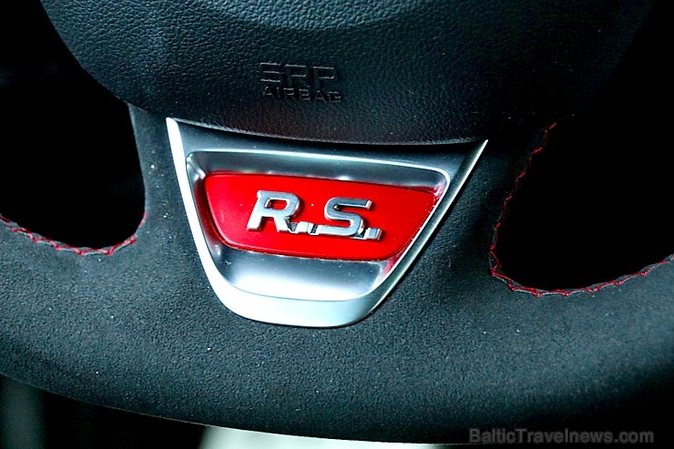Travelnews.lv apceļo Rīgas apkārtni ar jauno un 300 zirgspēku jaudīgo «Renault Megane RS 300 Trophy» Travelnews.lv apceļo Rīgas apkārtni ar jauno un 300 zirgspēku jaudīgo «Renault Megane RS 300 Trophy» 269401