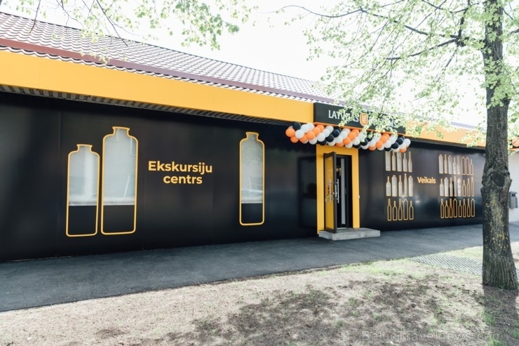 Ar īpašu ekskursiju atzīmē pirmo pusgadu, kopš plašākai sabiedrībai iespējams aplūkot Baltijā lielākās alkoholisko dzērienu ražotnes Latvijas balzams Ar īpašu ekskursiju atzīmē pirmo pusgadu, kopš plašākai sabiedrībai iespējams aplūkot Baltijā lielākās alkoholisko dzērienu ražotnes Latvijas balzams 269767