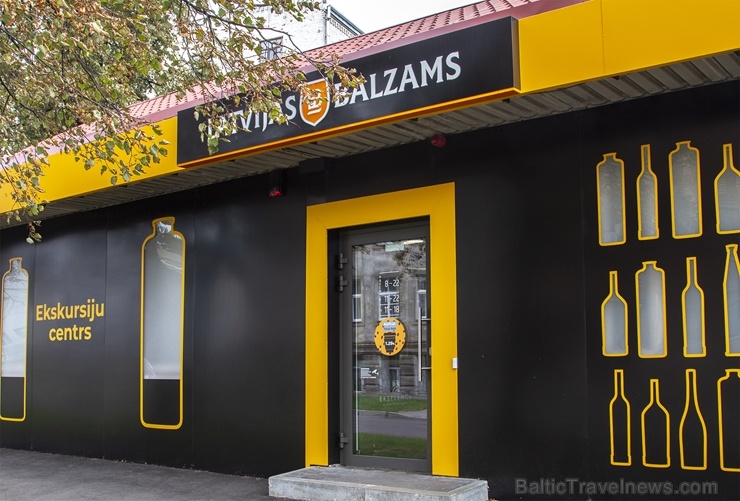 Ar īpašu ekskursiju atzīmē pirmo pusgadu, kopš plašākai sabiedrībai iespējams aplūkot Baltijā lielākās alkoholisko dzērienu ražotnes Latvijas balzams Ar īpašu ekskursiju atzīmē pirmo pusgadu, kopš plašākai sabiedrībai iespējams aplūkot Baltijā lielākās alkoholisko dzērienu ražotnes Latvijas balzams 269790