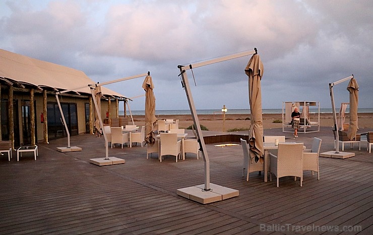 Travelnews.lv ar nakšņojumu iepazīst burvīgu vietu uz salas «Kingfisher Lodge». Atbalsta: VisitSharjah.com un Novatours.lv Travelnews.lv ar nakšņojumu iepazīst burvīgu vietu uz salas «Kingfisher Lodge». Atbalsta: VisitSharjah.com un Novatours.lv 269906