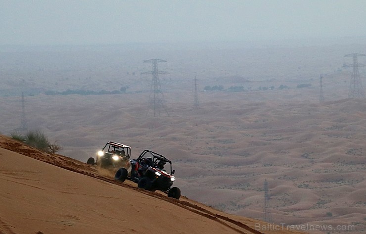 Travelnews.lv iepazīst Šārdžas emirāta tuksneša dzīvi izbraucienā ar apvidus spēkratu, Atbalsta: VisitSharjah.com un Novatours.lv Travelnews.lv iepazīst Šārdžas emirāta tuksneša dzīvi izbraucienā ar apvidus spēkratu, Atbalsta: VisitSharjah.com un Novatours.lv 270815