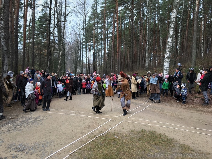 Latvijas Etnogrāfiskajā brīvdabas muzejā Mārtiņdienā norisinājās krāšņas svinības 270878