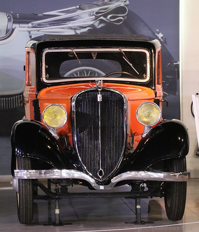 Travelnews.lv apmeklē automobiļu muzeju «Sharjah Classic Cars Museum». Atbalsta: VisitSharjah.com un Novatours.lv Travelnews.lv apmeklē automobiļu muzeju «Sharjah Classic Cars Museum». Atbalsta: VisitSharjah.com un Novatours.lv 271632