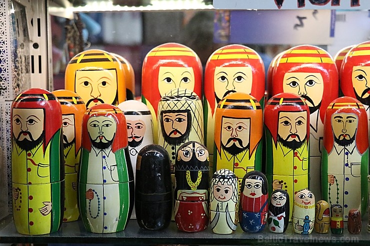 Travelnews.lv apmeklē Šārdžas moderno tirgu - suvenīri, antikvariāti, dekorācijas, mantas. Atbalsta: VisitSharjah.com un Novatours.lv 272088