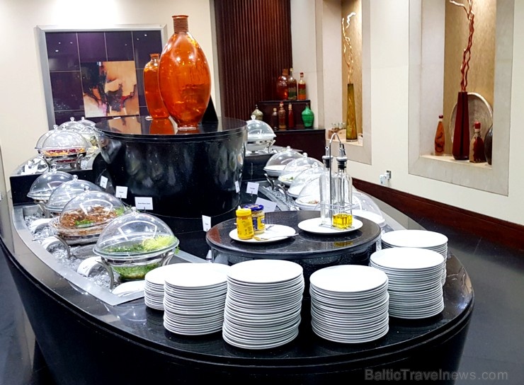 Travelnews.lv iepazīst viesnīcu «Radisson Blu Resort Sharjah» Šārdžā. Atbalsta: VisitSharjah.com un Novatours.lv Travelnews.lv iepazīst viesnīcu «Radisson Blu Resort Sharjah» Šārdžā. Atbalsta: VisitSharjah.com un Novatours.lv 272748