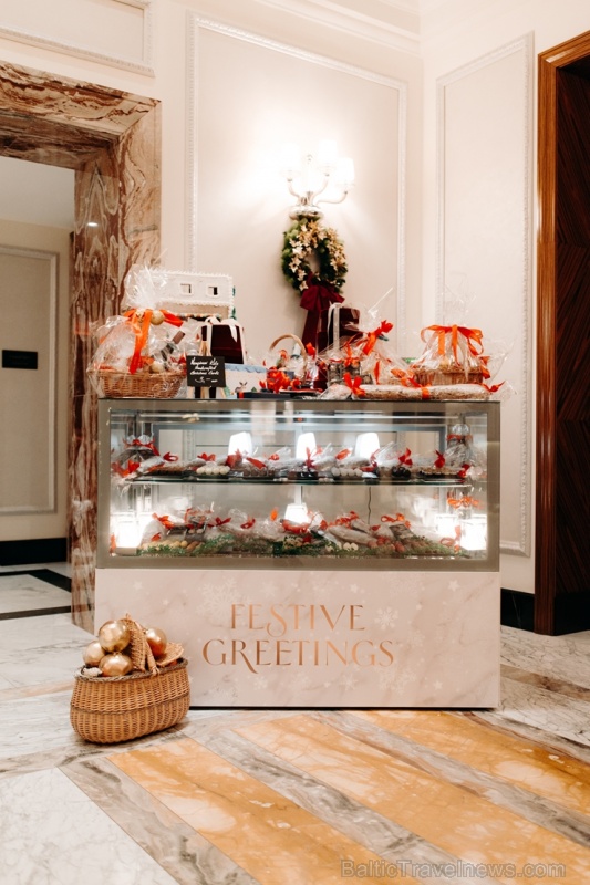Viesnīca Grand Hotel Kempinski turpinot tradīciju pulcē rīdziniekus uz svinīgo Ziemassvētku egles iedegšanas ceremoniju  Viesnīca Grand Hotel Kempinski turpinot tradīciju pulcē rīdziniekus uz svinīgo Ziemassvētku egles iedegšanas ceremoniju 272823