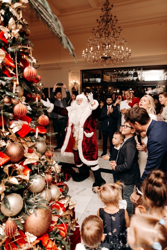 Viesnīca Grand Hotel Kempinski turpinot tradīciju pulcē rīdziniekus uz svinīgo Ziemassvētku egles iedegšanas ceremoniju  Viesnīca Grand Hotel Kempinski turpinot tradīciju pulcē rīdziniekus uz svinīgo Ziemassvētku egles iedegšanas ceremoniju 272831