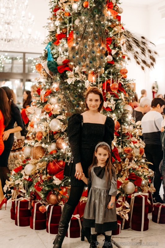 Viesnīca Grand Hotel Kempinski turpinot tradīciju pulcē rīdziniekus uz svinīgo Ziemassvētku egles iedegšanas ceremoniju  Viesnīca Grand Hotel Kempinski turpinot tradīciju pulcē rīdziniekus uz svinīgo Ziemassvētku egles iedegšanas ceremoniju 272839