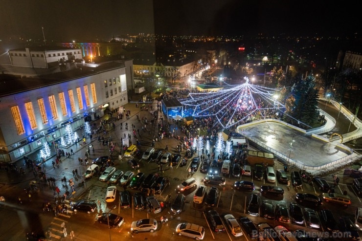 Daugavpils Ziemassvētku laikā saposusies īpaši grezni 273244
