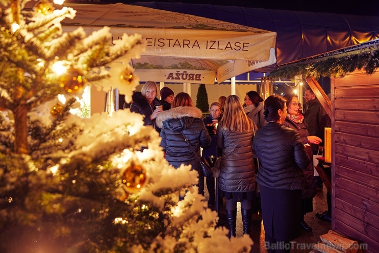 Oficiālā Santa Klausa lidsabiedrība ««Finnair» rīko Ziemassvētku pasākumu sadarbības partneriem viesnīcā «Radisson Blu Daugava Hotel». Foto: Yuris Zal 273684