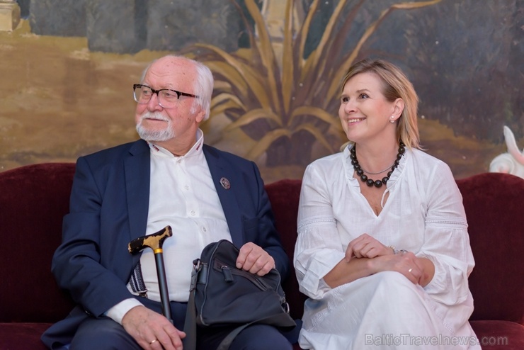 Ar ilgi meklētām atbildēm un filmas Ar ilgi meklētām atbildēm un filmas