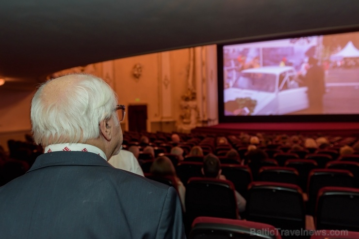 Ar ilgi meklētām atbildēm un filmas Ar ilgi meklētām atbildēm un filmas