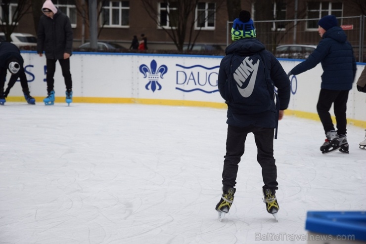 Daugavpilī izveidota brīnisķīga slidotava, kur ziemas priekus iespējams baudīt līdz pat 2020. gada 8. martam Daugavpilī izveidota brīnisķīga slidotava, kur ziemas priekus iespējams baudīt līdz pat 2020. gada 8. martam 274446