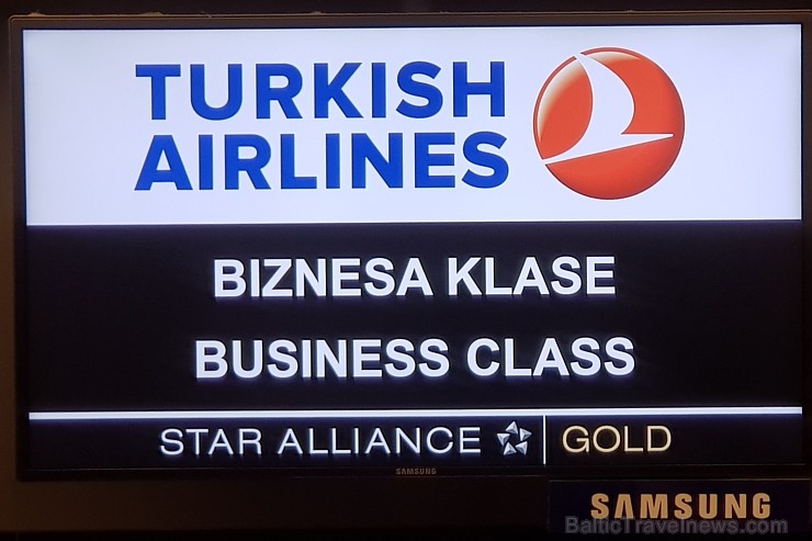 Travelnews.lv lido biznesa klasē ar «Turkish Airlines» no Rīgas uz Denpasaru caur Stambulu. Foto: ar Samsung Galaxy Note8 Travelnews.lv lido biznesa klasē ar «Turkish Airlines» no Rīgas uz Denpasaru caur Stambulu. Foto: ar Samsung Galaxy Note8 274578