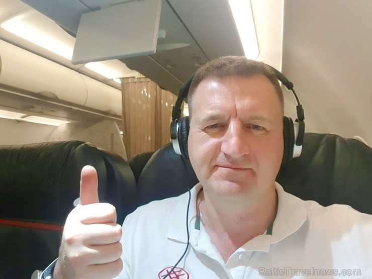 Travelnews.lv lido biznesa klasē ar «Turkish Airlines» no Rīgas uz Denpasaru caur Stambulu. Foto: ar Samsung Galaxy Note8 Travelnews.lv lido biznesa klasē ar «Turkish Airlines» no Rīgas uz Denpasaru caur Stambulu. Foto: ar Samsung Galaxy Note8 274583