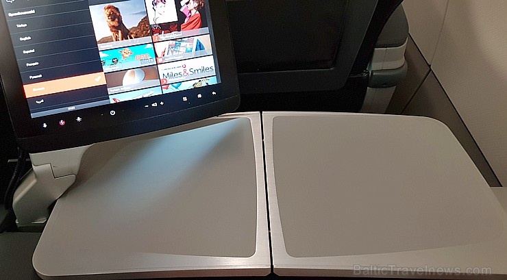 Travelnews.lv lido biznesa klasē ar «Turkish Airlines» no Rīgas uz Denpasaru caur Stambulu. Foto: ar Samsung Galaxy Note8 Travelnews.lv lido biznesa klasē ar «Turkish Airlines» no Rīgas uz Denpasaru caur Stambulu. Foto: ar Samsung Galaxy Note8 274585